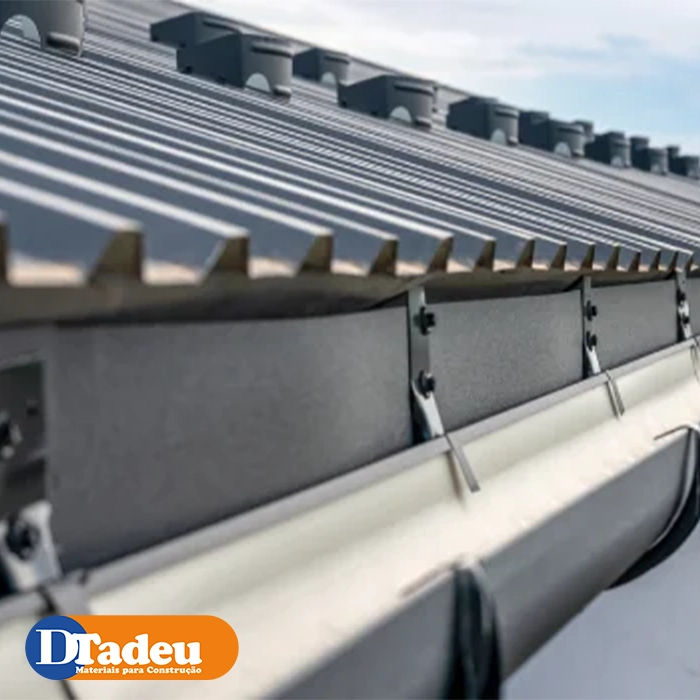 Calha de chuva para construção