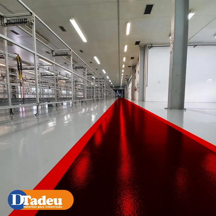 Piso epóxi industrial resistente e de fácil higiene